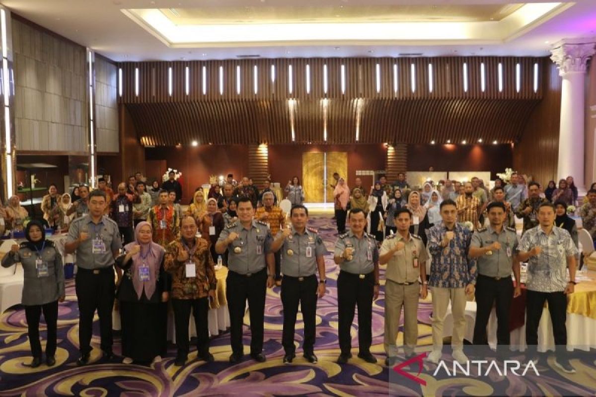 Rakor Notaris Riau, Kakanwil Kemenkumham : Banyak notaris tergelincir perdata/pidana