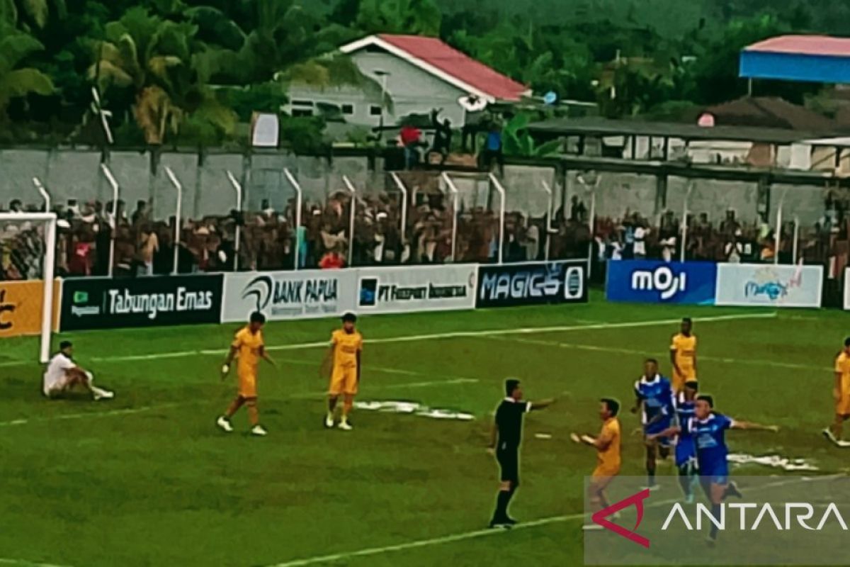 PSBS Biak menang 3-0 lawan Semen Padang di leg pertama final Liga 2
