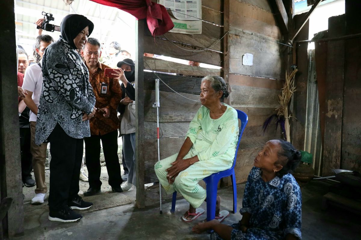 C Sulawesi: Ministry helps construct new home for elderly woman