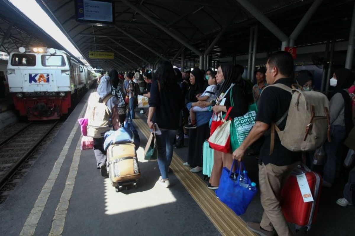 Daop Surabaya catat 180.022 orang pesan tiket KA pada Lebaran 2024