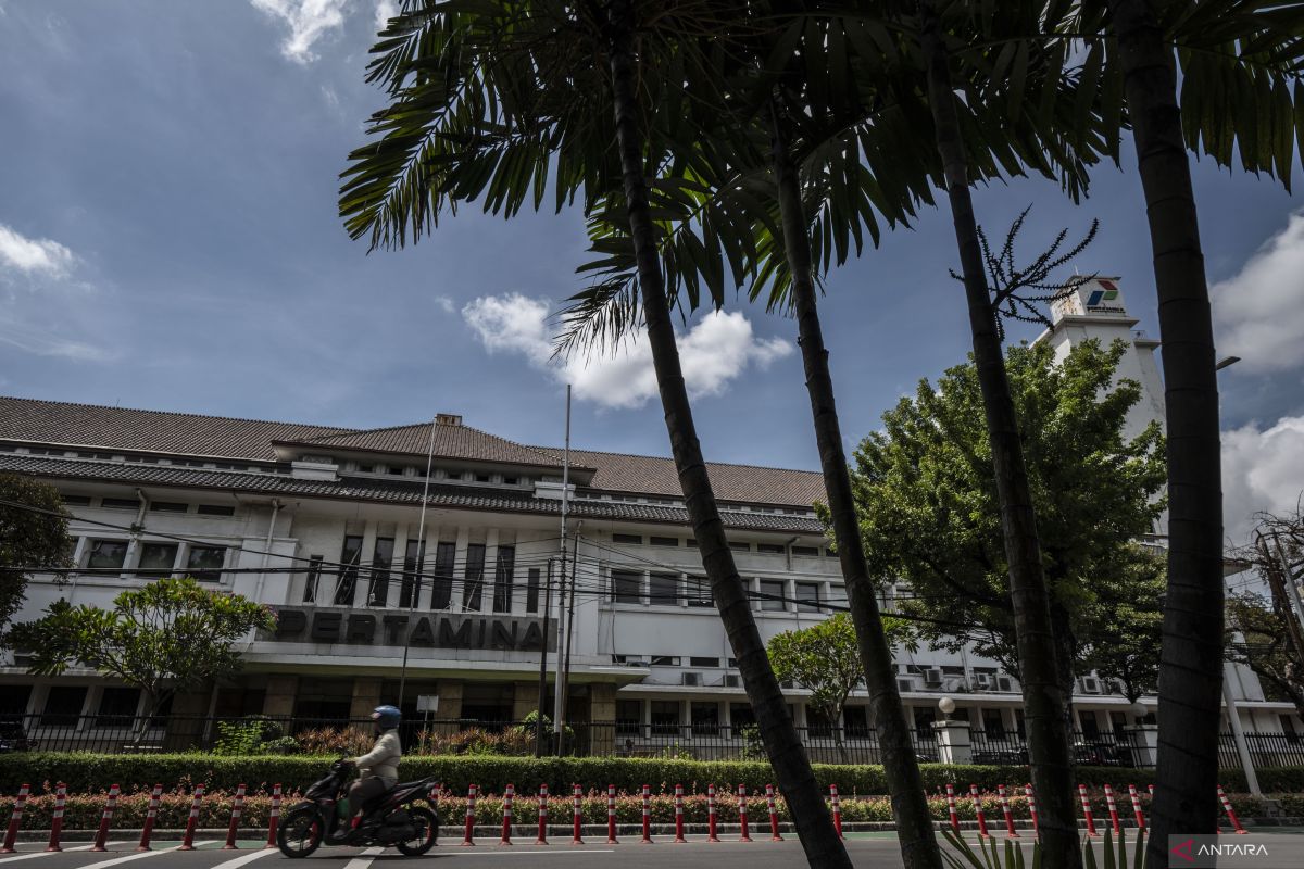 Merawat "Perwira"  berdiri gagah di pusat Jakarta