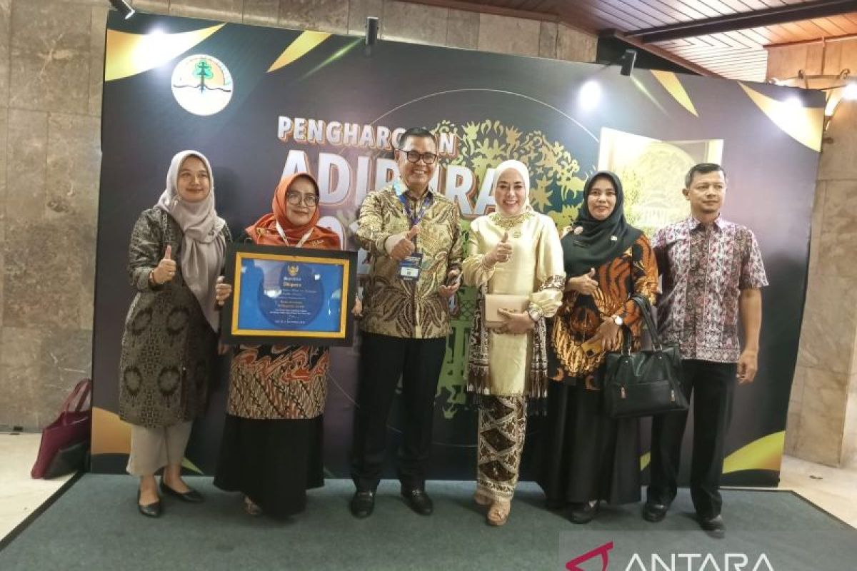 Pemkab Solok peroleh sertifikat Adipura 2023 dari KLHK RI