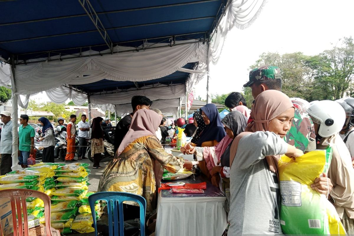 Masyarakat Belitung serbu operasi beras SPHP