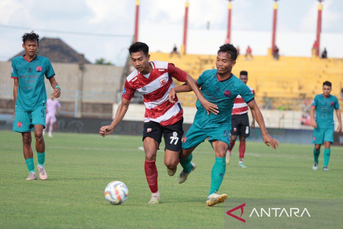 Persita Tangerang menyerah dari tuan rumah Madura United 2-3