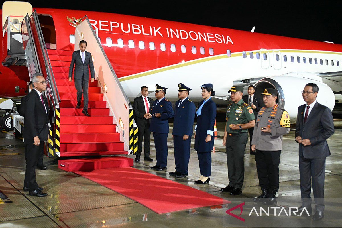 Kemarin, Presiden Jokowi tiba di Jakarta hingga diagram Sirekap