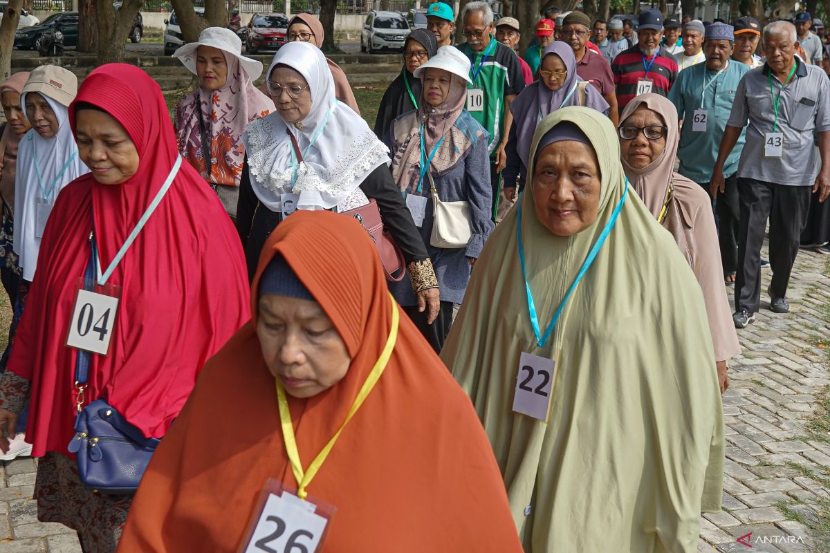 Dinkes tes kebugaran 300 jamaah calon haji lansia Banda Aceh