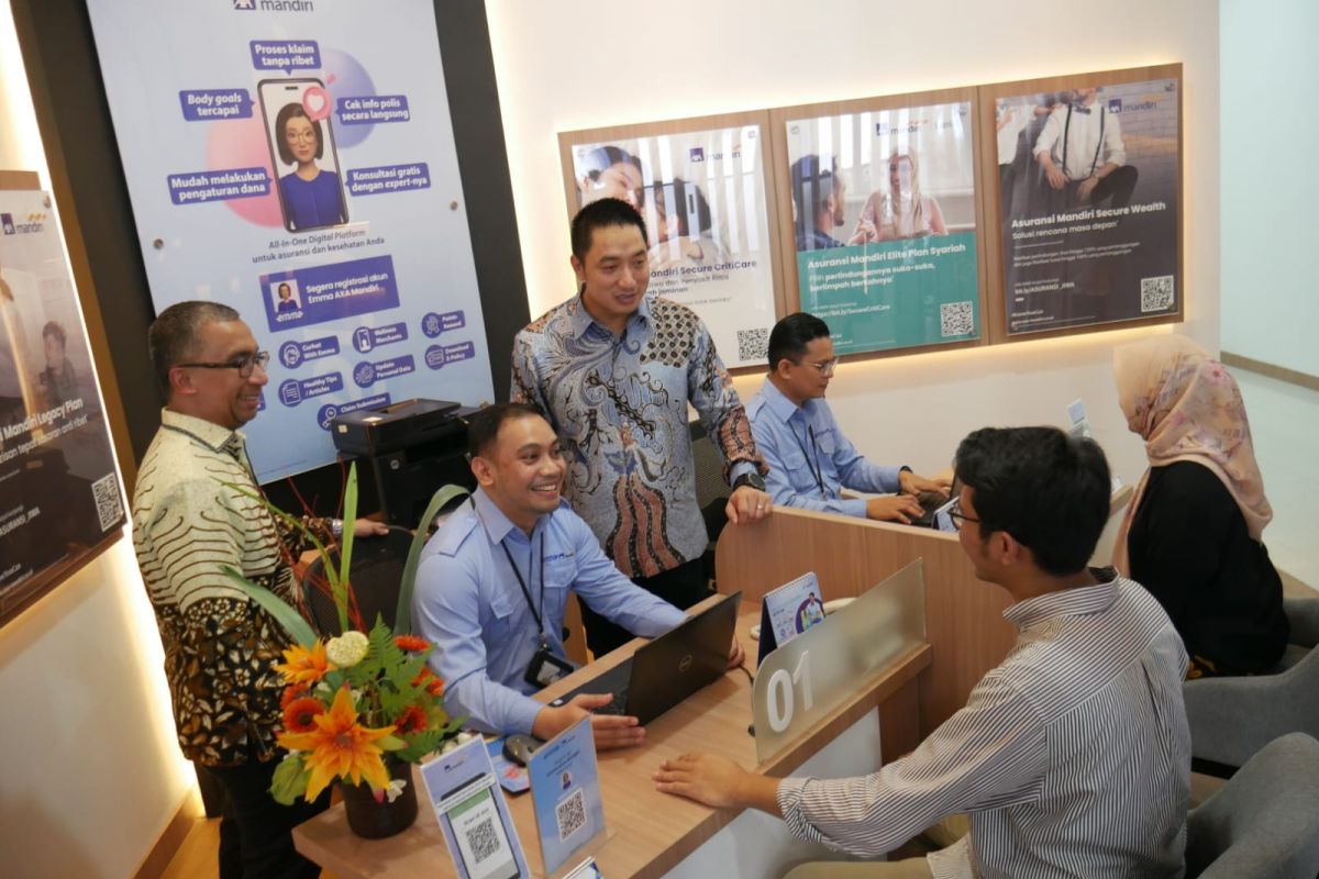 AXA Mandiri resmikan customer care centre baru di Medan