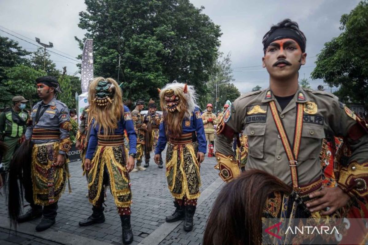 Hut Satpol Pp Dimeriahkan Dengan Pawai Budaya Antara News