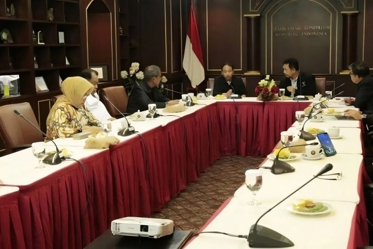 Suhartoyo sebut hakim MK-MKMK saling ingatkan saat pertemuan terbatas