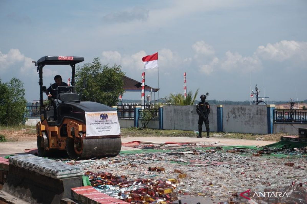 Bea Cukai musnahkan barang ilegal senilai Rp10,2 miliar