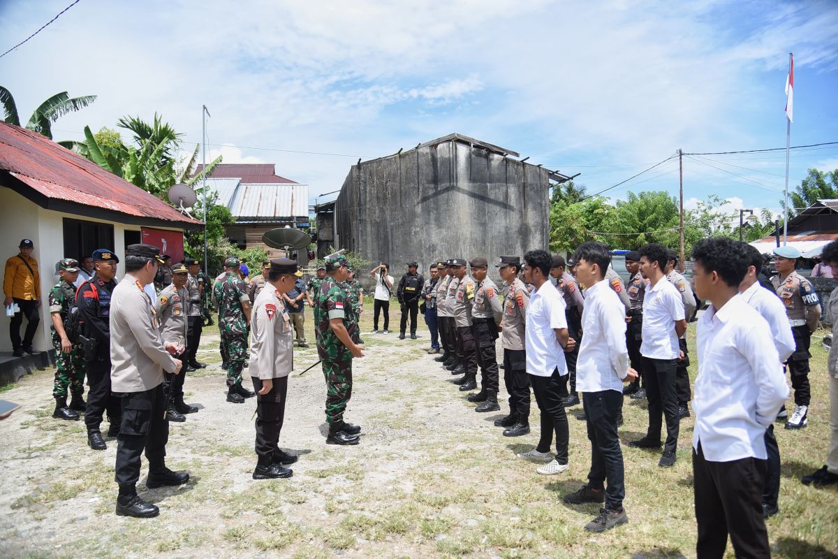 Kapolda Maluku minta warga Pulau Haruku komitmen jaga kamtibmas