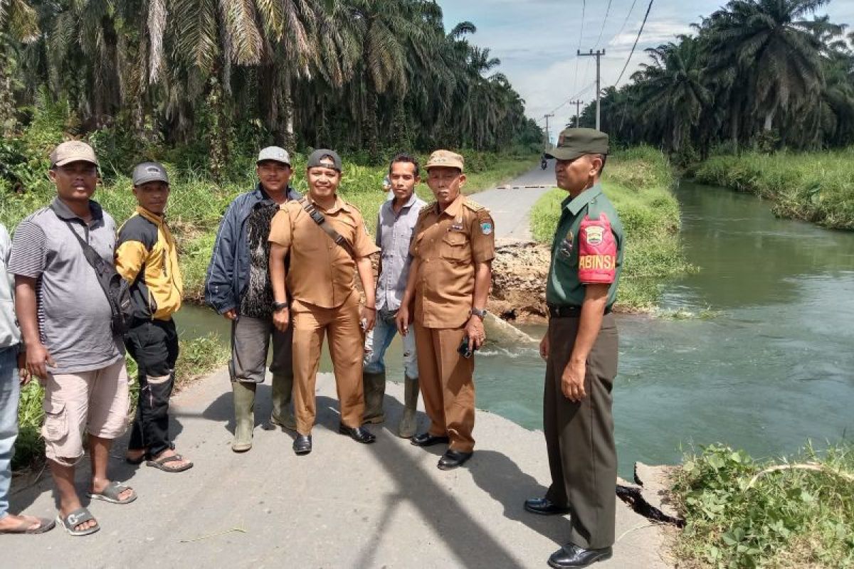 Curah hujan tinggi Pemkab Pasaman Barat ingatkan waspada banjir