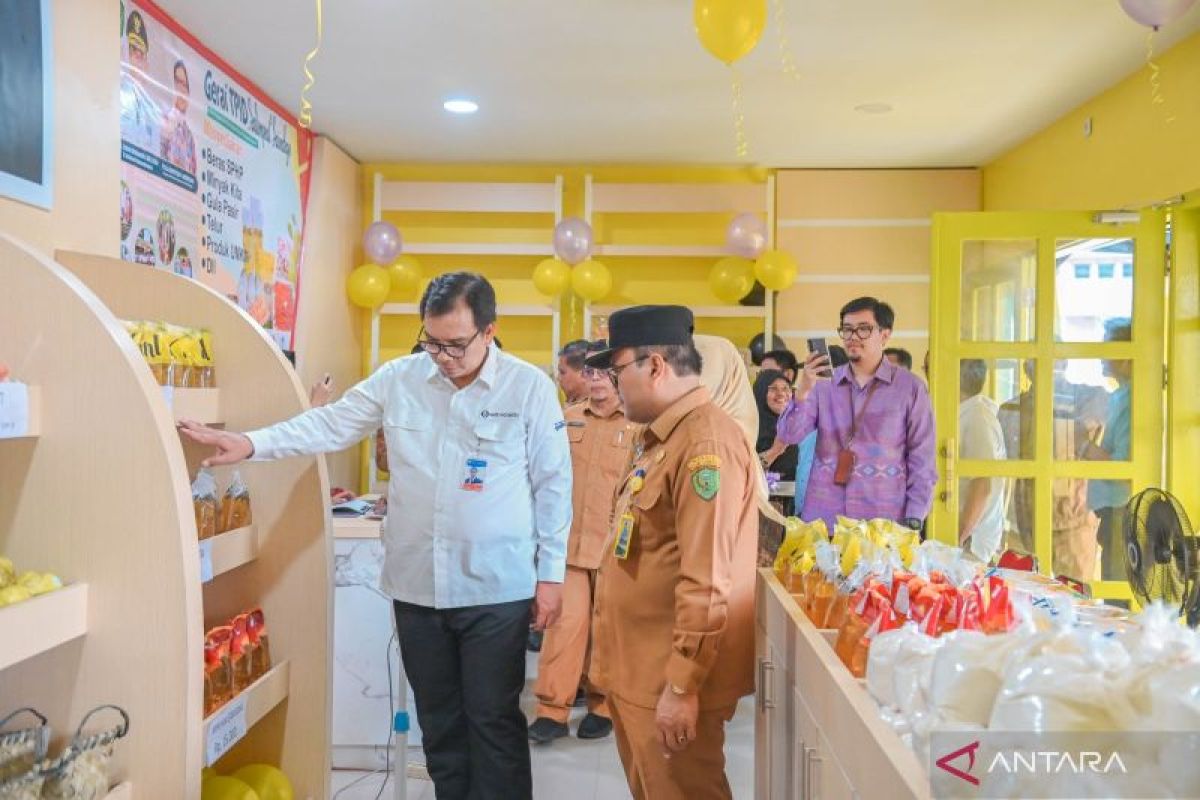 Pertama di Sumut, Pj Wali Kota Padangsidimpuan resmikan Gerai TPID Salumpat Saindege