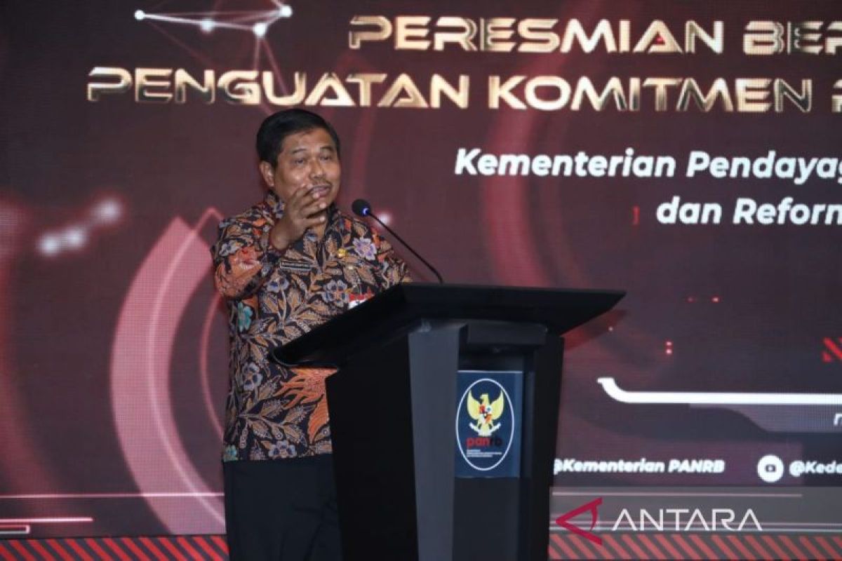 Sekjen Kemendagri mendorong daerah sukseskan SPBE dan MPP