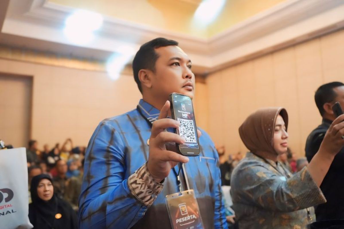PAN-RB Minister launches Banjarbaru's digital MPP
