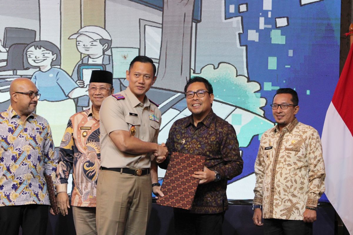 Pemkot Denpasar terima penghargaan Kota Lengkap dari Kementerian ATR
