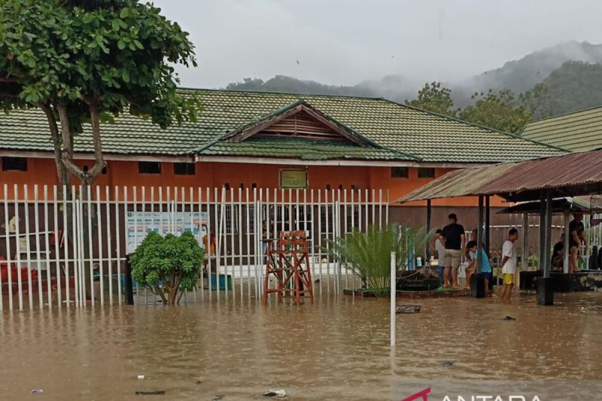 Hujan deras sejak pukul 14.00, Lapas Gorontalo terendam banjir 50 cm