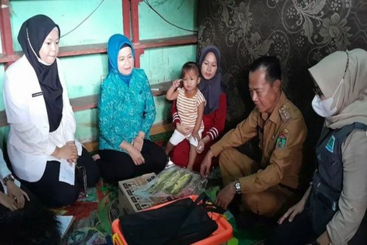 Wali Kota Prabumulih kirim bantuan dan edukasi orang tua anak stunting