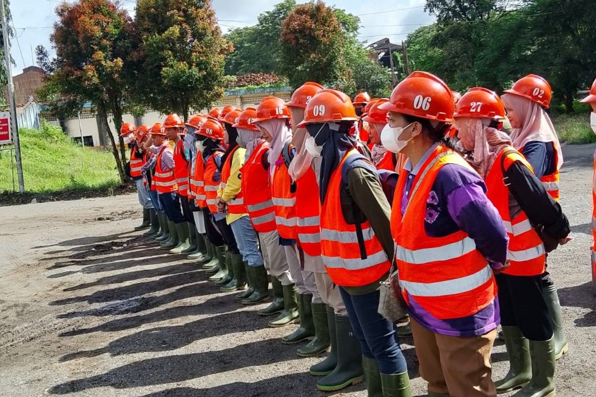 Mahasiswa Poltekkes Banjarmasin dapat wawasan langsung dari PTPN IV Regional V