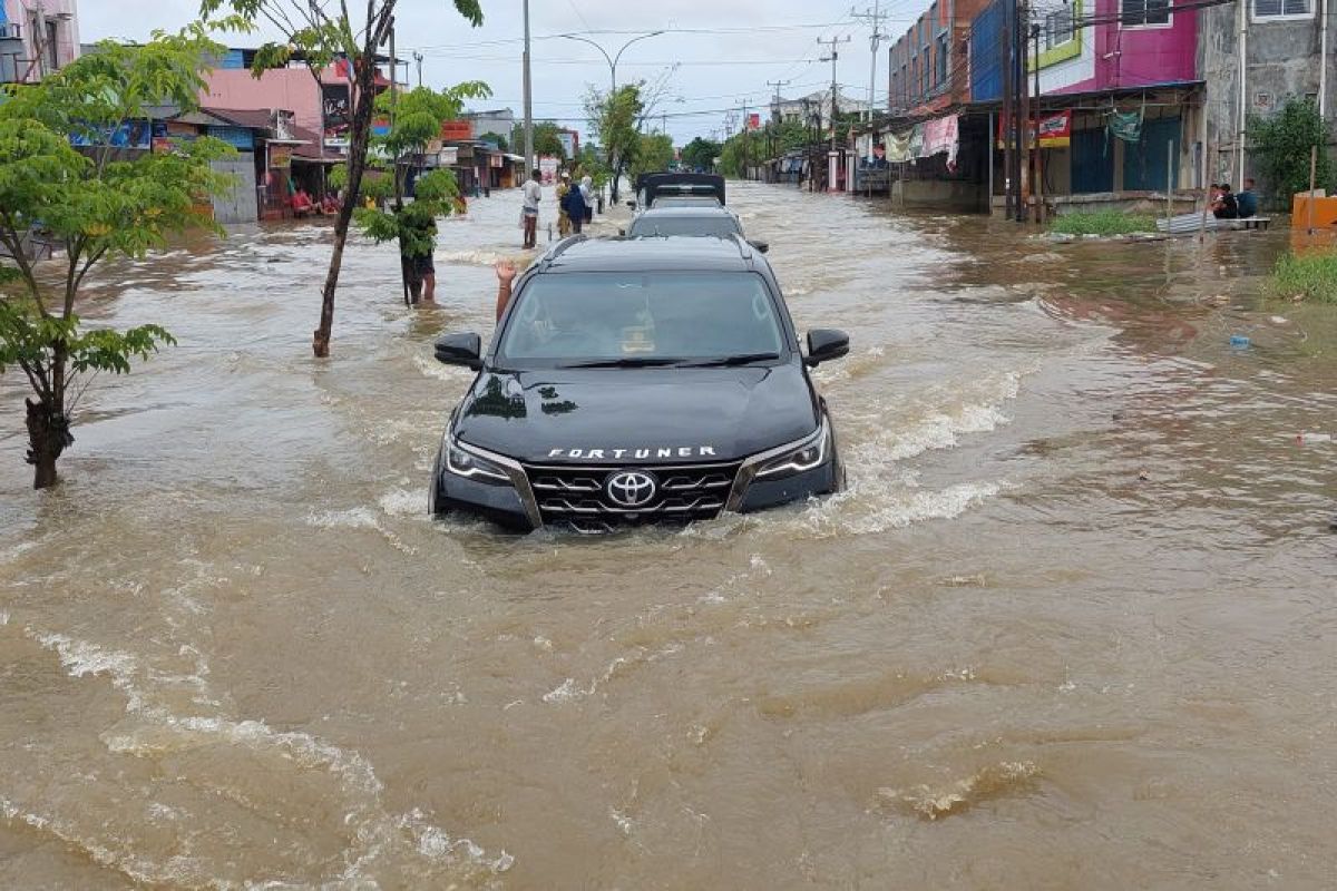 Pj Gubernur lakukan kebijakan emergensi atasi banjir di Kota Sorong