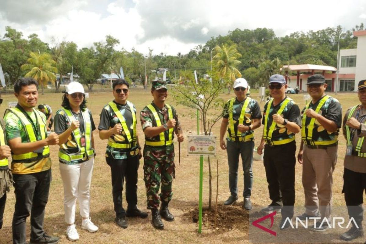 Pemprov Maluku  lakukan penanaman pohon serentak 2024