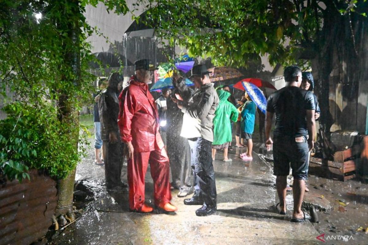 Gubernur Sumbar imbau warga waspada dampak curah hujan yang tinggi