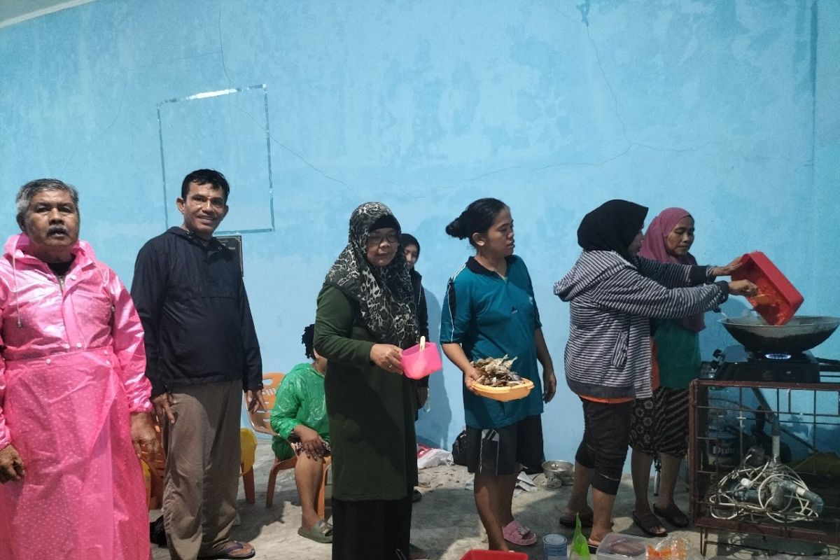 Legislator dirikan dapur umum bagi korban banjir Padang