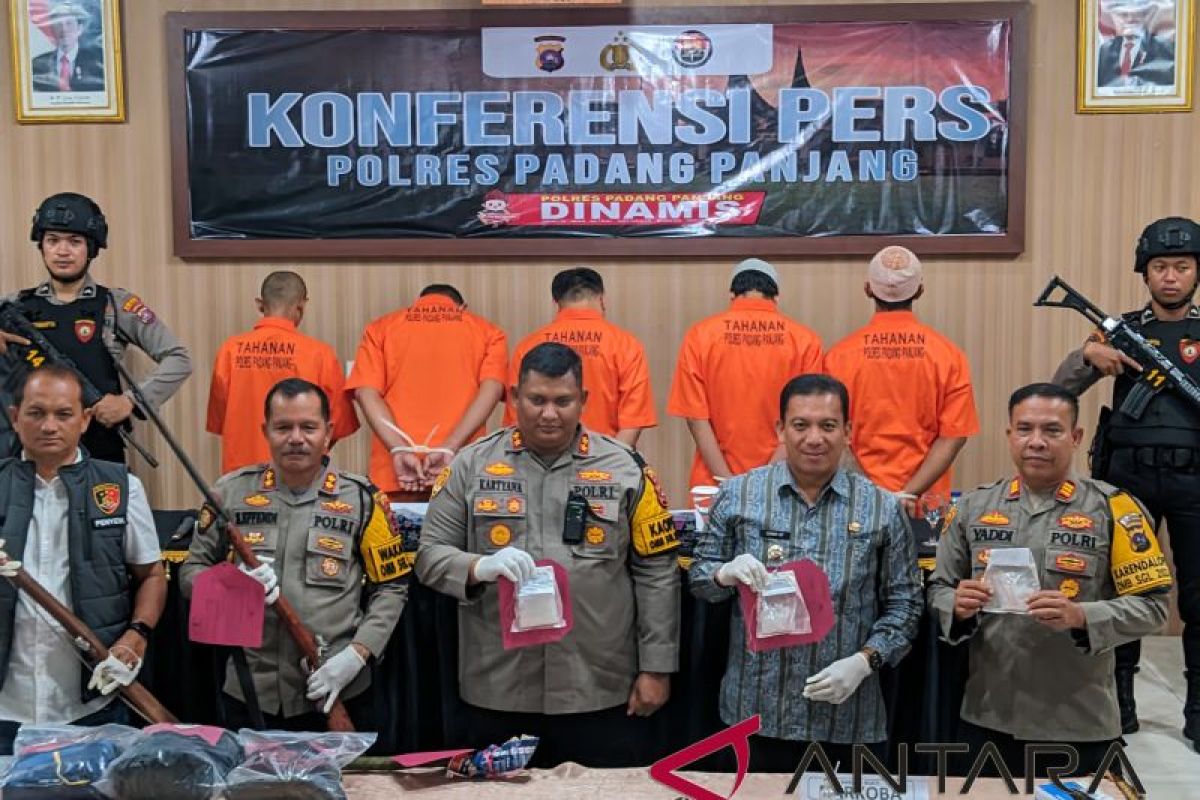Polres Padang Panjang ungkap delapan kasus Penyalahgunaan Narkotika (Video)