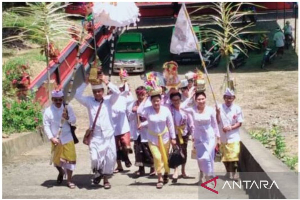 Umat Hindu di Sulawesi Utara upacara Melasti sambut Nyepi