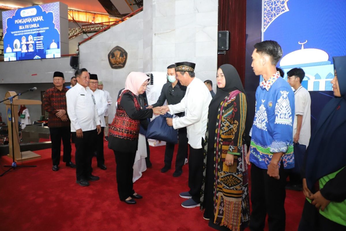 IKA FH Unila selenggarakan acara bakti sosial dan pengajian akbar dalam rangka sambut Ramadhan