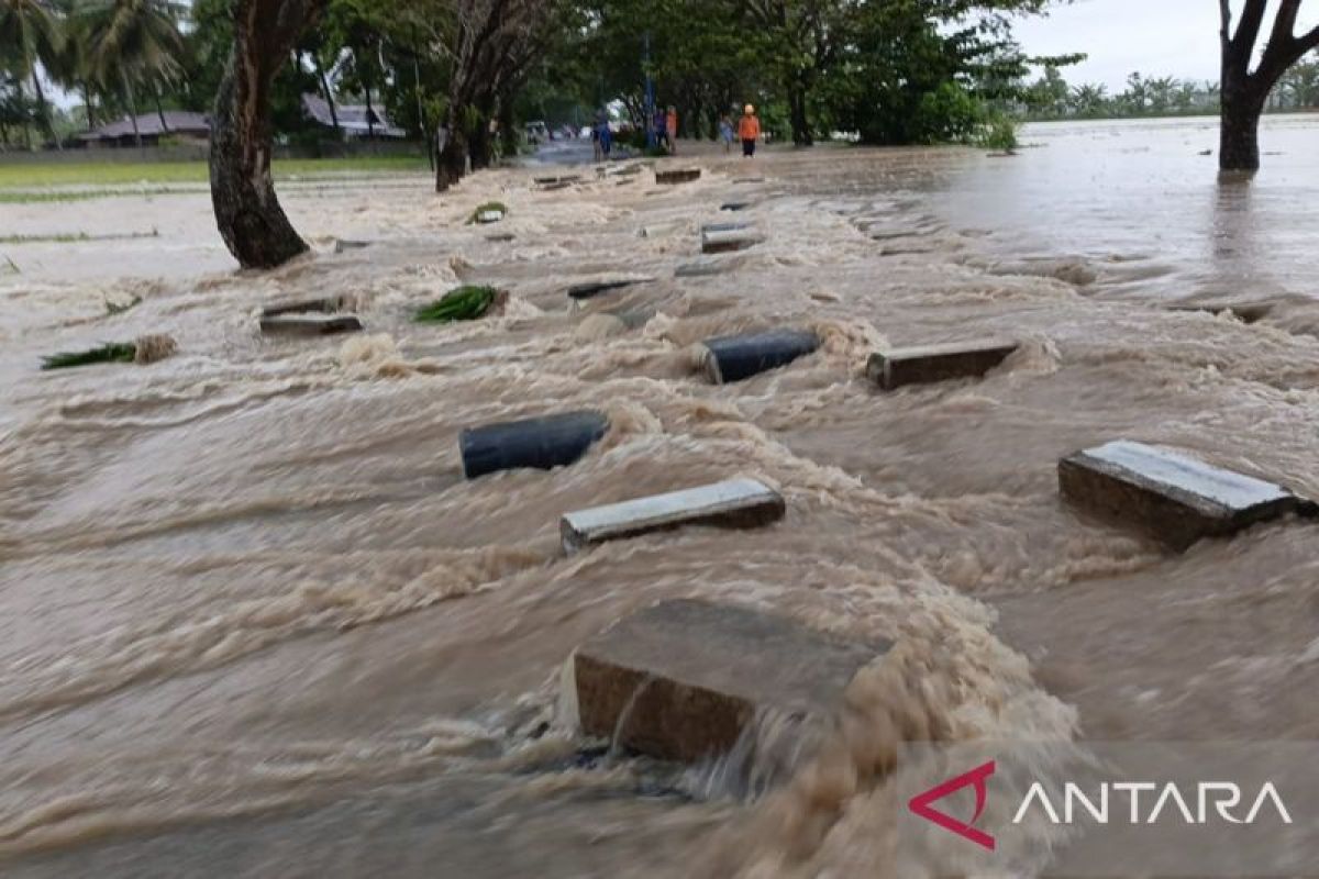 BPBD Bone Bolango mendata dampak banjir dan longsor