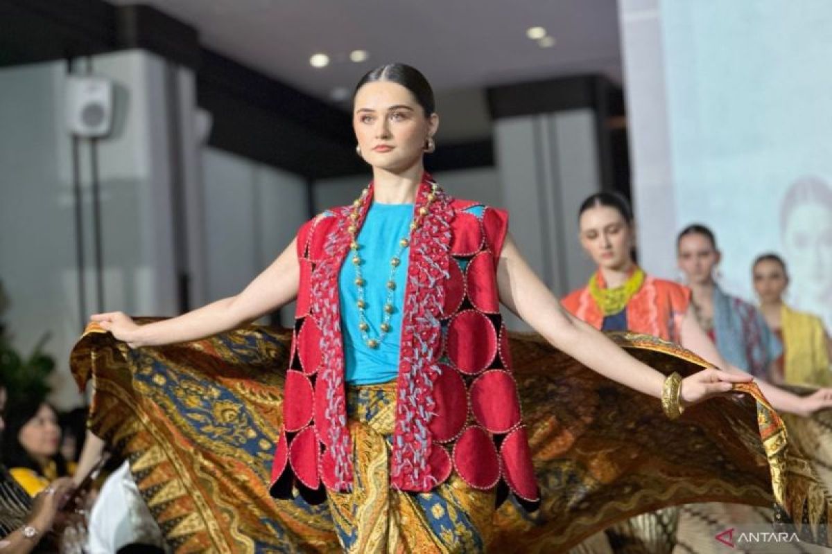 Batik Danar Hadi kenalkan koleksi Sekar Arumdati untuk Hari Raya Idul Fitri