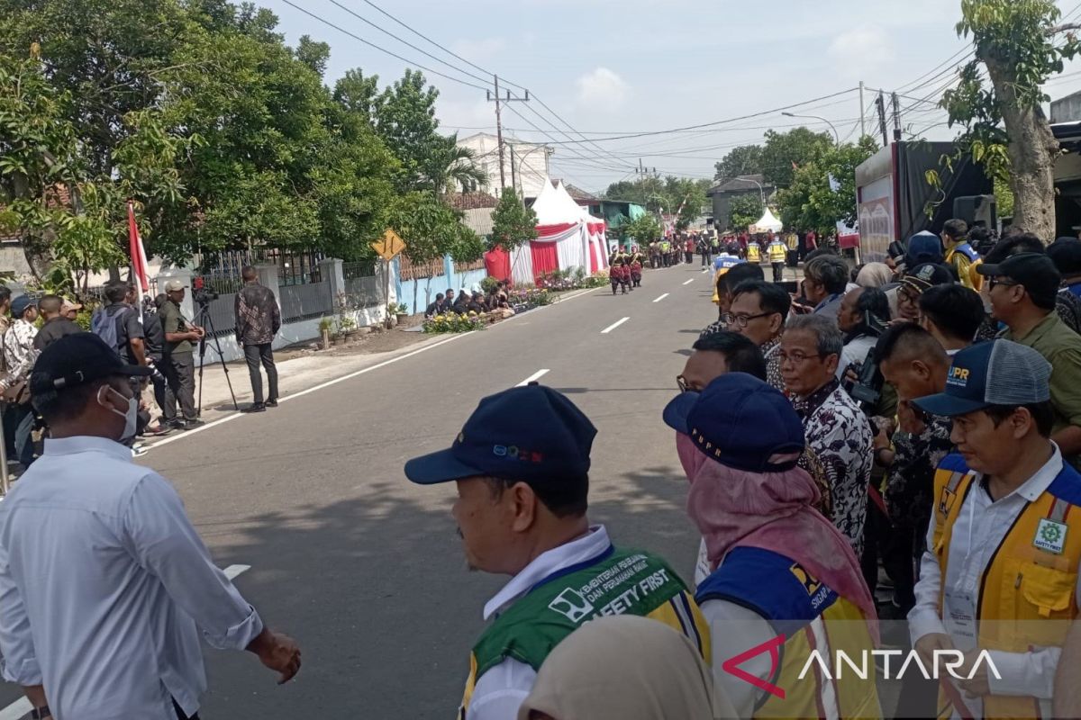 Pj Bupati Tontro: Inpres Jalan Daerah tingkatkan ekonomi di Madiun