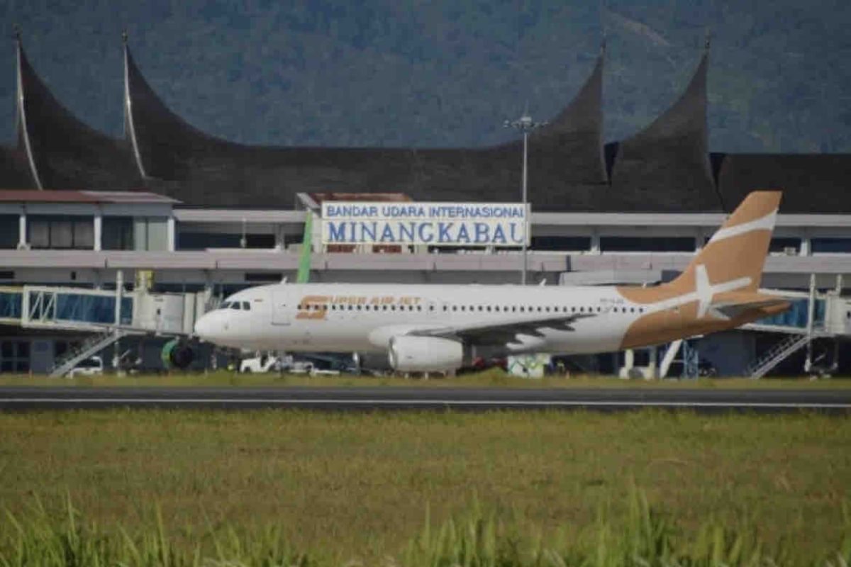 Erupsi Gunung Marapi, Bandara Minangkabau ditutup sementara