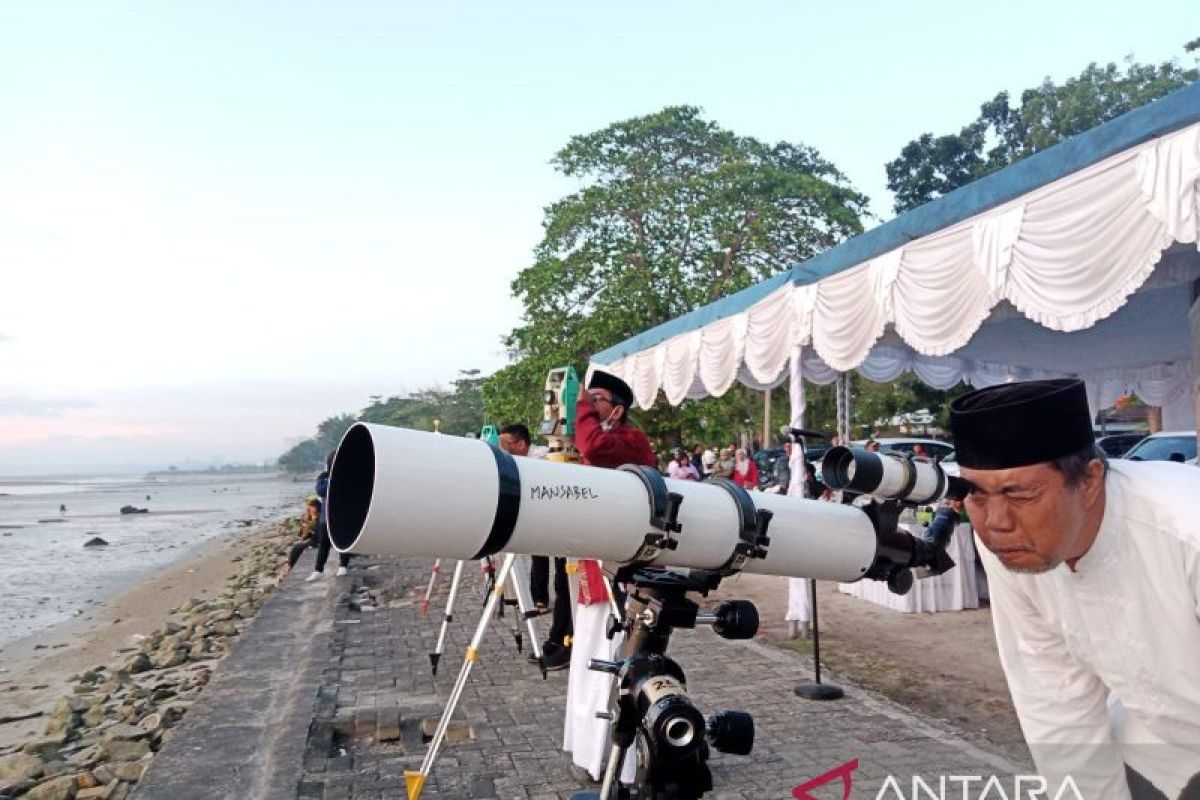 Kemenag Belitung pantau hilal 1 Ramadhan 1445 Hijriah di pantai Tanjung Pendam