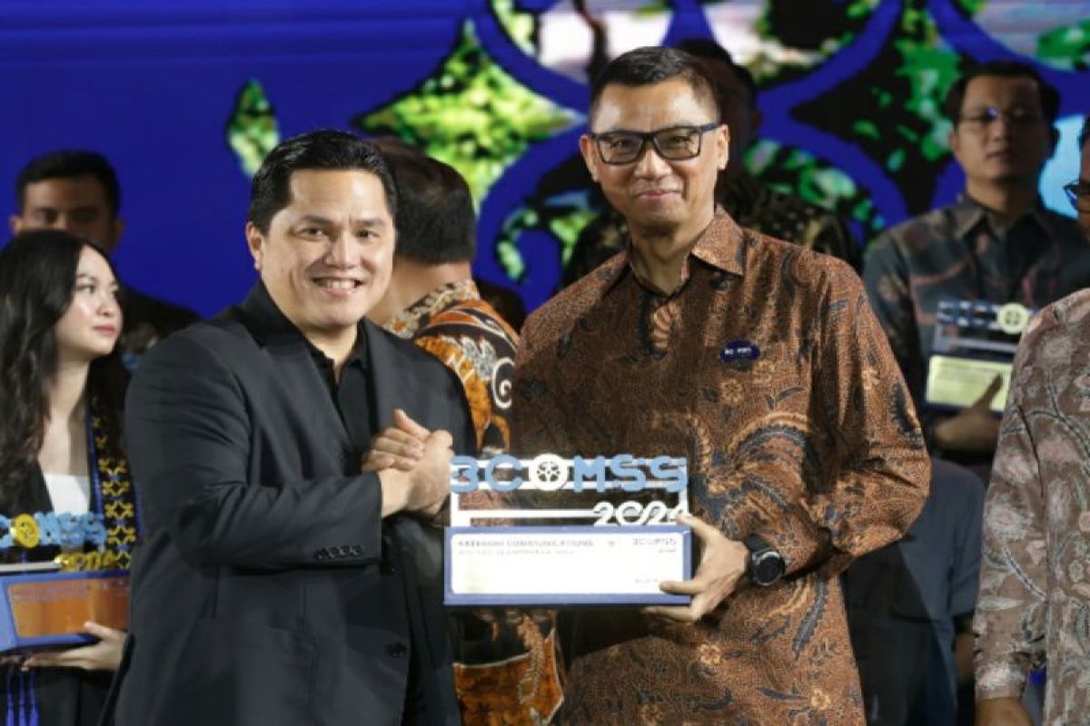 Dirut PLN "Best CEO of Communications", PLN "Best of The Best Communications"