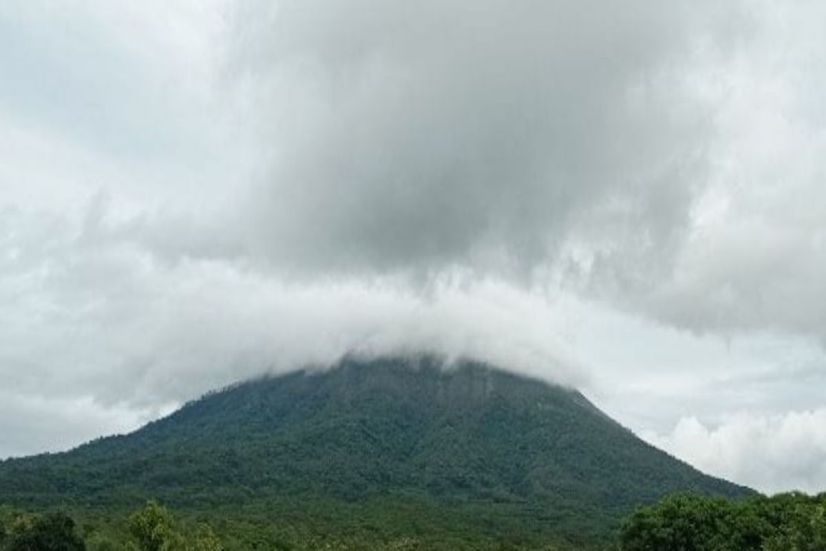 PVMBG ingatkan aktivitas erupsi Gunung Ile Lewotolok masih tinggi