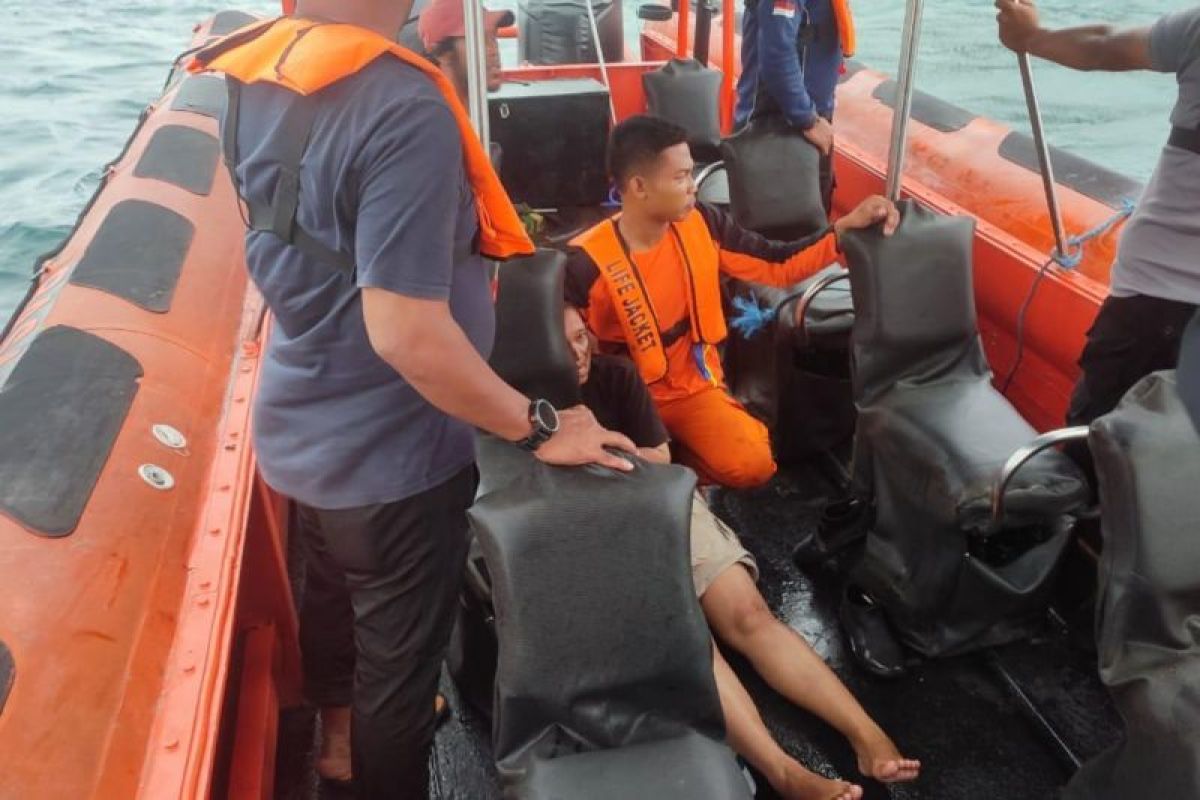 Kapal pengangkut logistik dilaporkan  tenggelam di Labuan Bajo