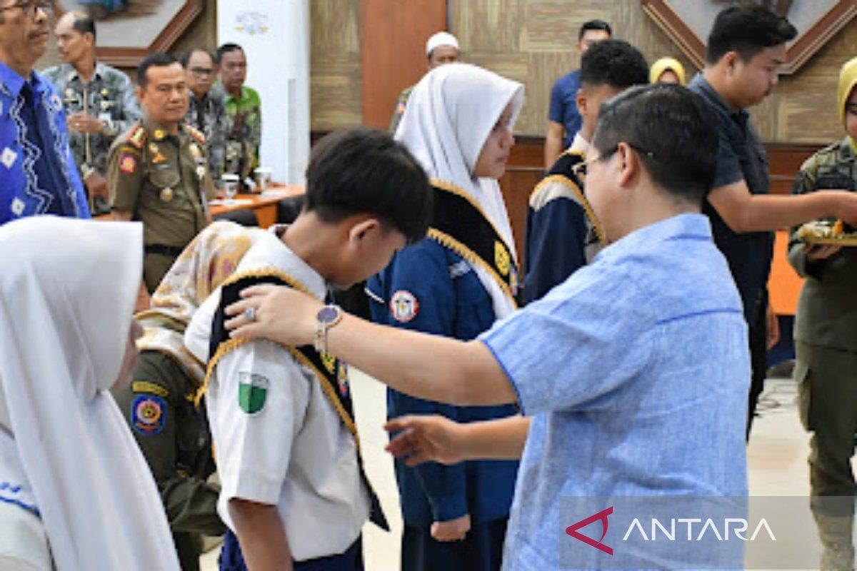 Puluhan siswa SMP di Banjarmasin dikukuhkan menjadi duta Perda