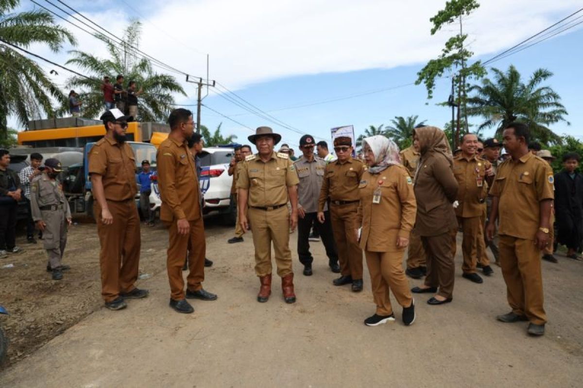 Pembangunan jalan Cikumpay-Ciparay tingkatkan ekonomi Banten Selatan