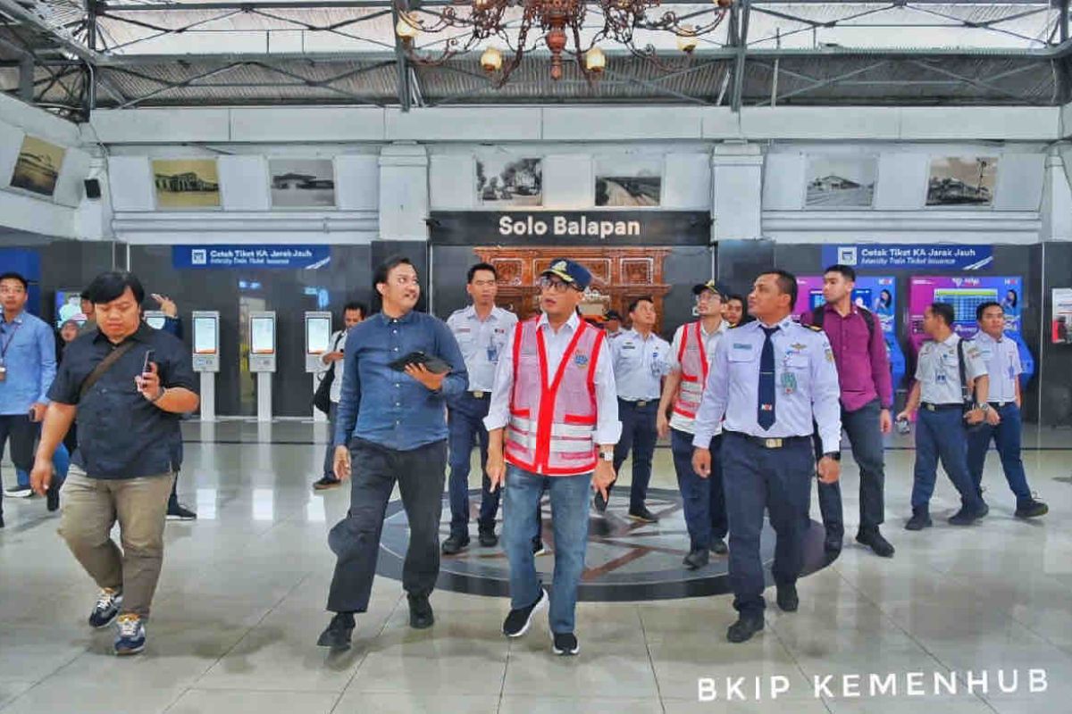 Tiga stasiun KA di Kota Solo, Jateng, dipercantik