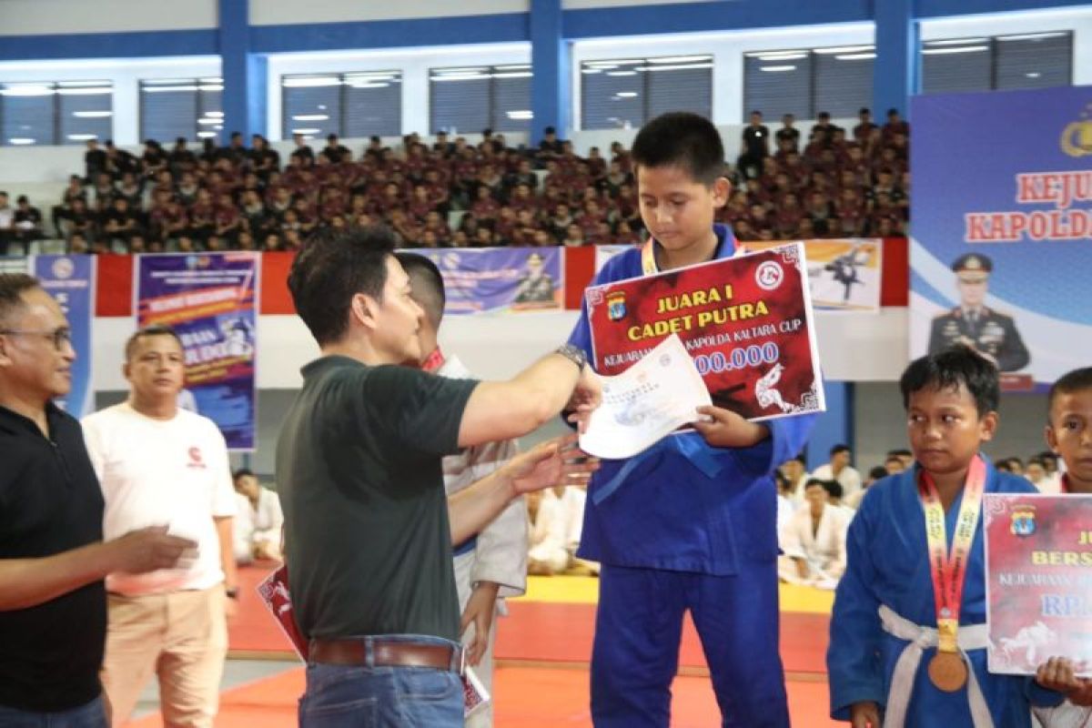 Kapolda Menutup Kejuaraan Judo Kapolda Kaltara Cup