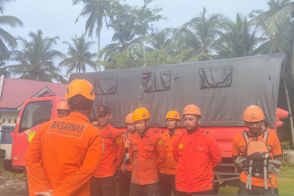 150 personel cari korban banjir yang hilang di Sumbar