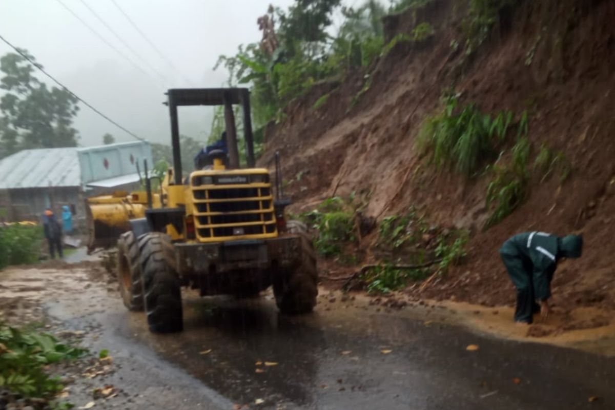 Pemkab Manggarai bentuk posko antisipasi bencana hidrometeorologi