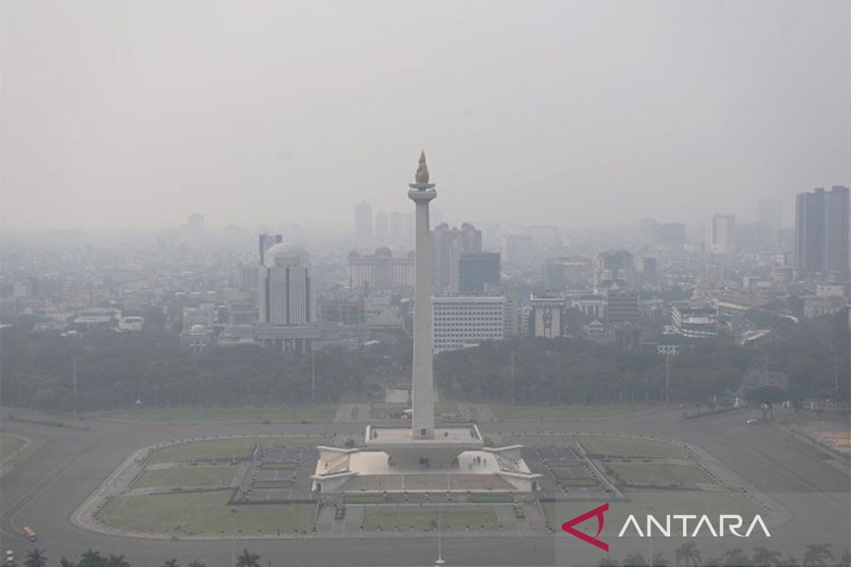 Minggu pagi, udara Jakarta berada di urutan 8 terburuk dunia