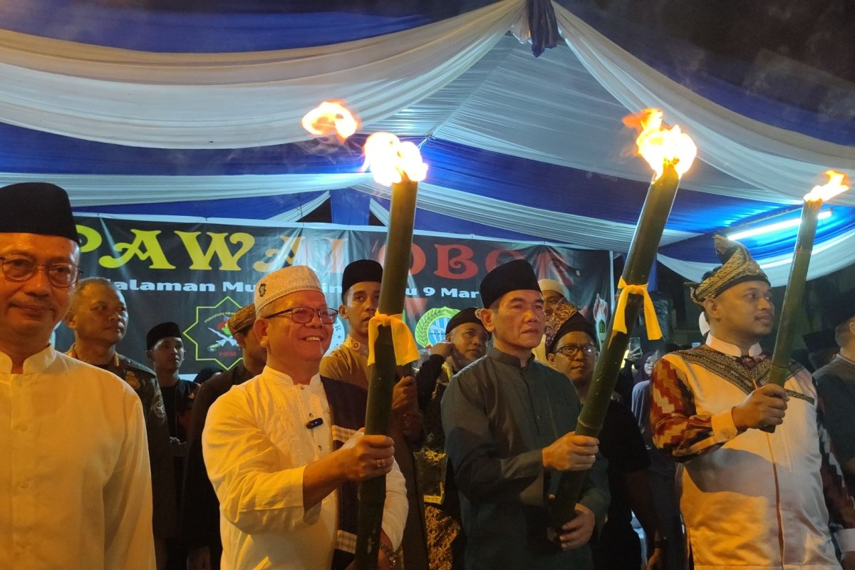 Pj Wali Kota Pontianak apresiasi antusias peserta Pawai Obor sambut Ramadan
