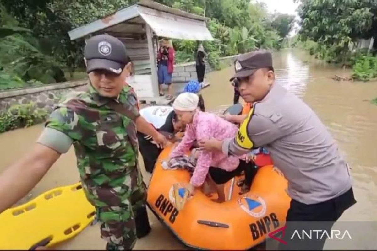 Pemkab Madiun data ratusan warga terdampak banjir luapan sungai