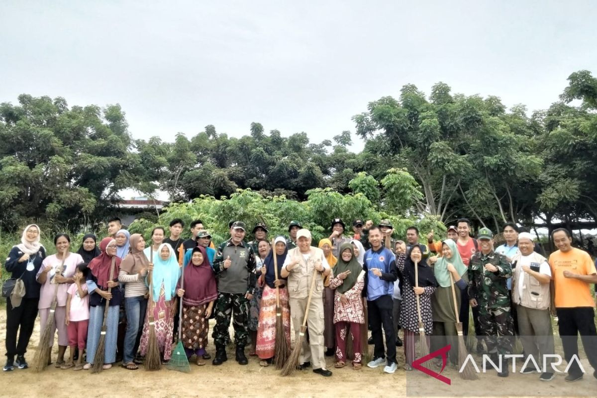 Bupati Bangka Barat ajak warga bersih kampung sambut Ramadhan 1445 Hijriah