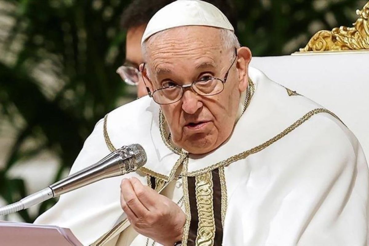 Paus prihatin, serukan hindari konflik meluas di Timur Tengah