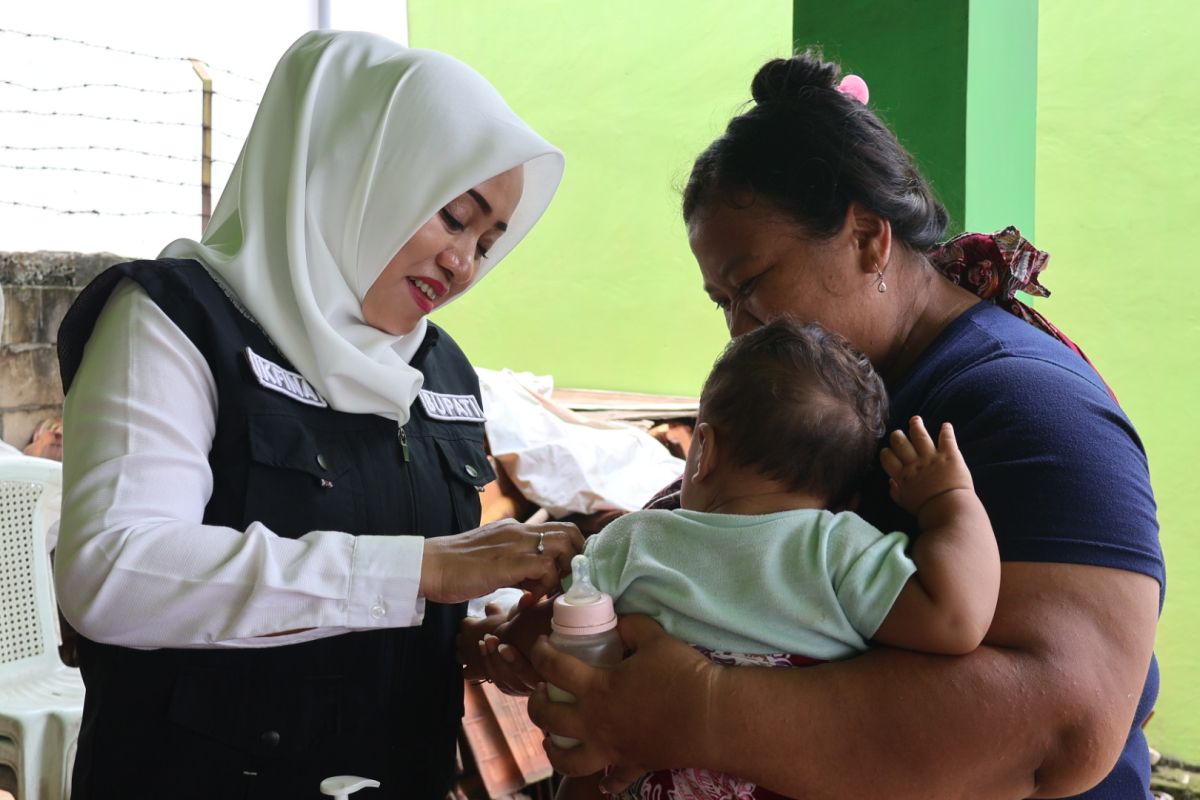 Pemkab Mojokerto buka layanan kesehatan warga terdampak banjir